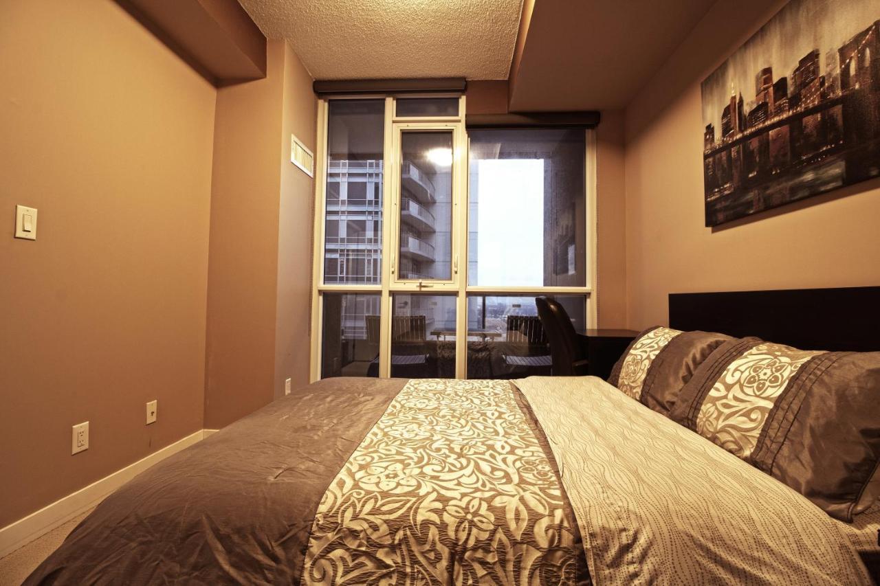 2 Bedrooms & 1 Bedroom Spectacular Apartments Toronto Exterior foto
