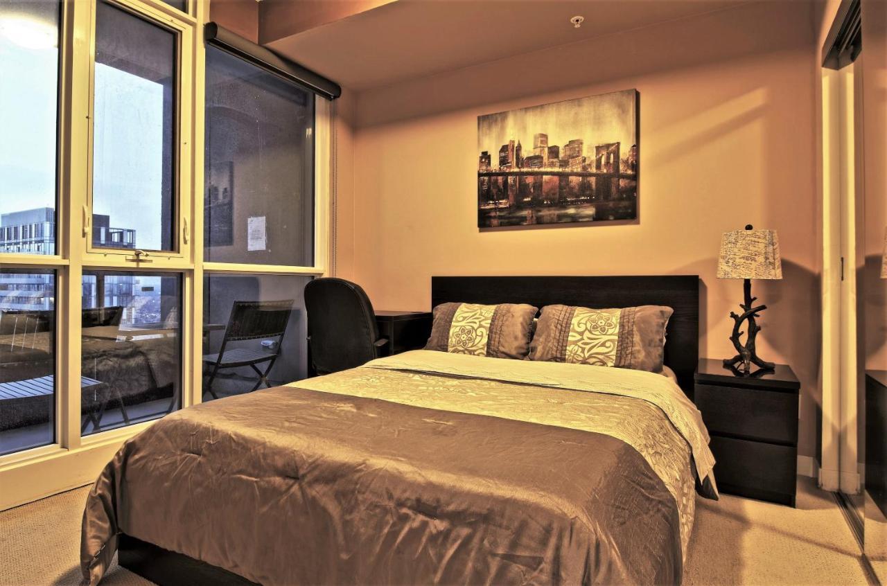2 Bedrooms & 1 Bedroom Spectacular Apartments Toronto Exterior foto